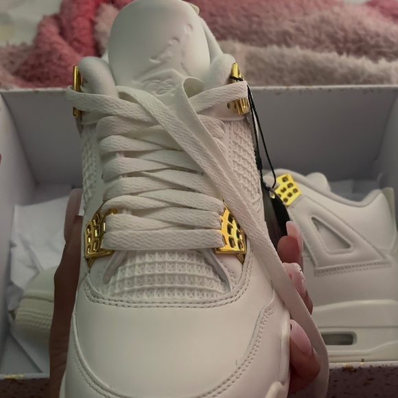 Jordan 4 metallic Gold (w)